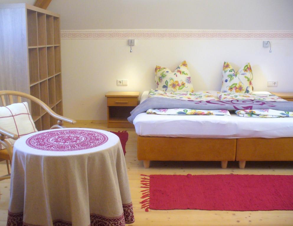 Mitschighof - Apartments Und Pension - Heidis-Welt, Mitschig 헤르마고 객실 사진