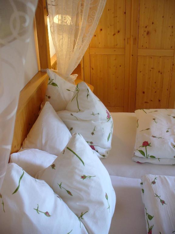 Mitschighof - Apartments Und Pension - Heidis-Welt, Mitschig 헤르마고 객실 사진